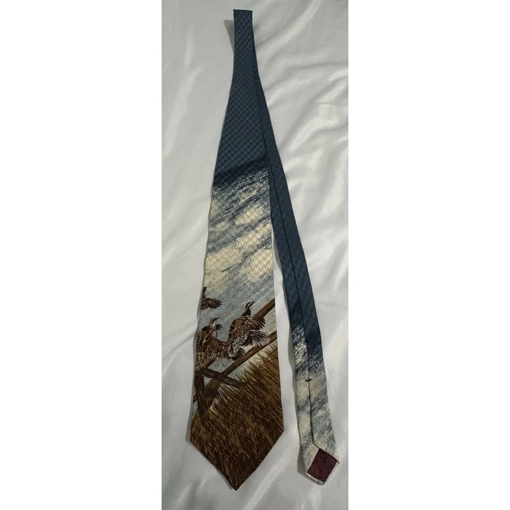 VTG Hathaway Men's Silk Tie Novelty Outdoors Sportsman Quail Birds Flying